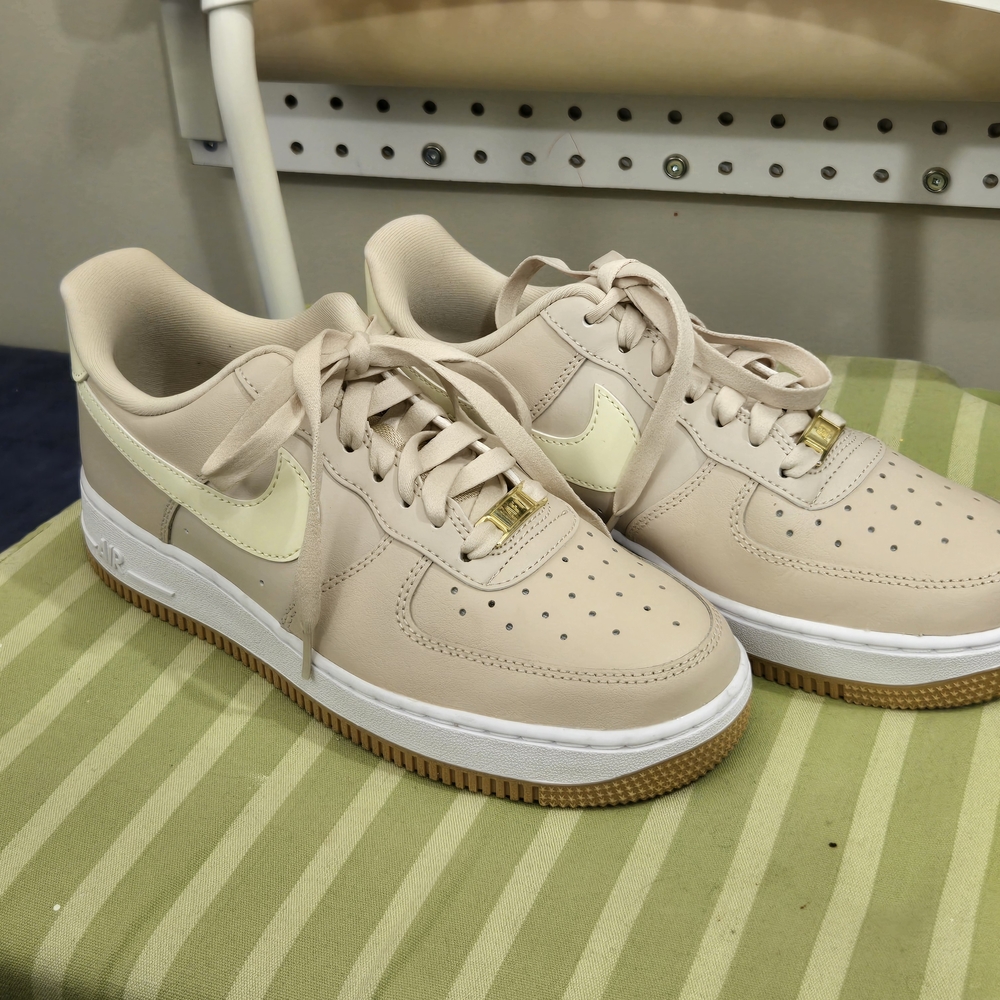 Womens Nike Air Force 1 Low Sneakers ~ Sand Drift/Coconut Milk ~ Size 8.0 US ~